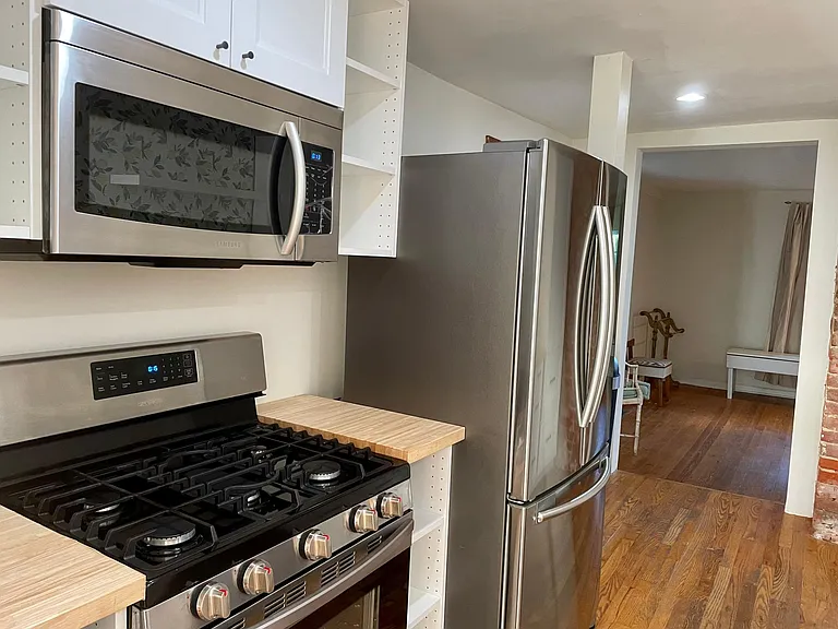 Kitchen w new gas stove
