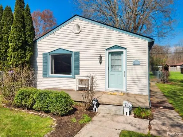 51380 Ashley St, New Baltimore, MI 48047