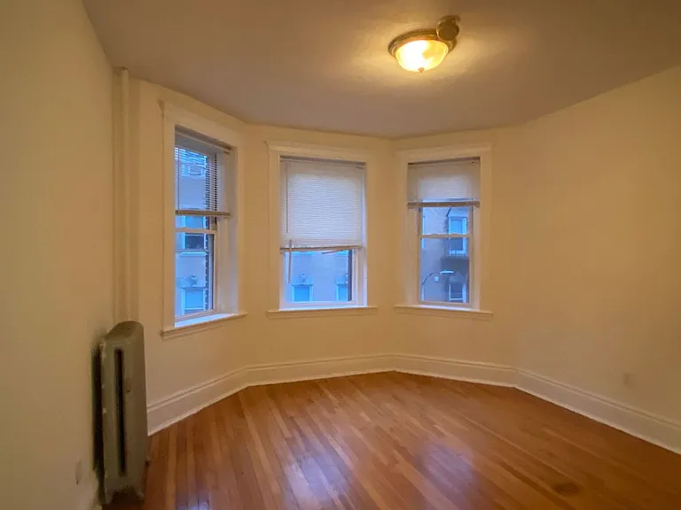 4 Camelot Ct #14 — Photo 23