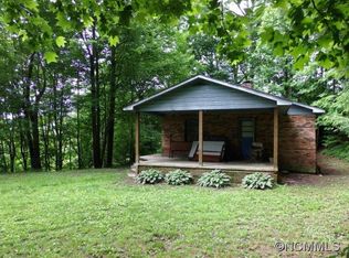 115 Lawson Dr, Spruce Pine, NC 28777