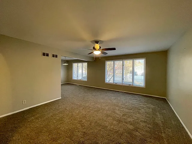 3 bed, 1995 sqft, $3,000 — Photo 2