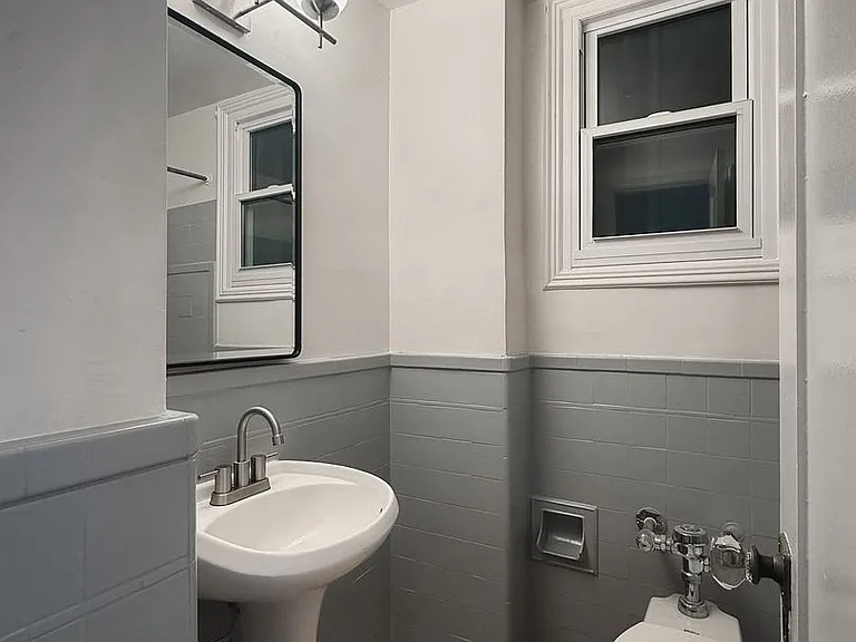 801 S Gramercy Dr — Photo 18