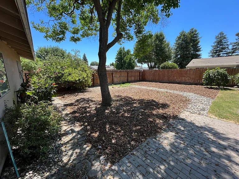 4907 W Howard Ave — Photo 23