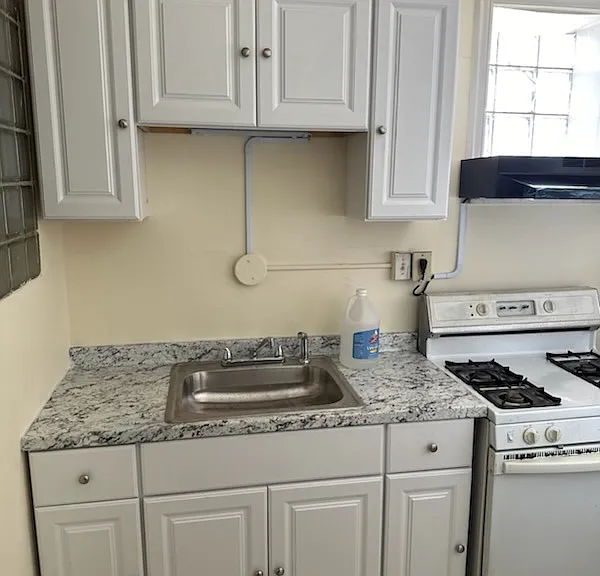 130 Clymer St #9 — Photo 6