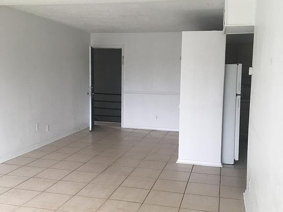 2nd image of 7008 Ponce De Leon Ave APT 3B