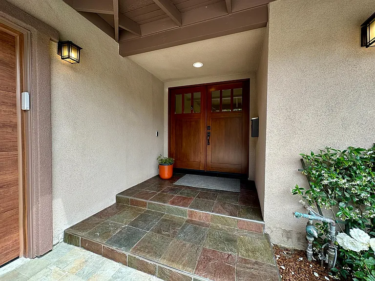 32039 Grenville Ct — Photo 3
