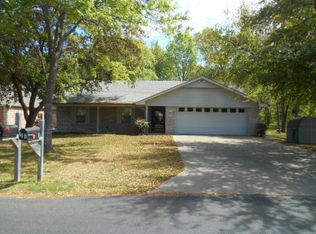 116 Meadowood Rd, Mabank, TX 75156