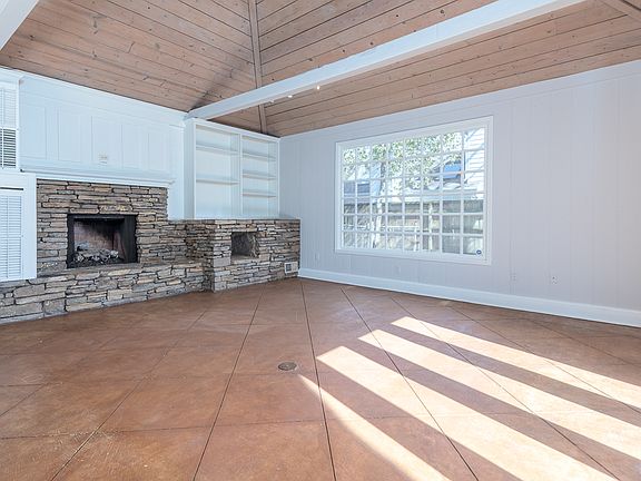 4th image of 500 Colonial Rd