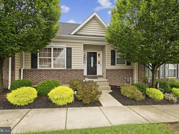 2127 Hidden Meadows Ave, Pennsburg, PA 18073