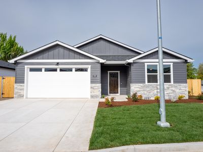 1935 Hannah Ln, Medford, OR, 97504
