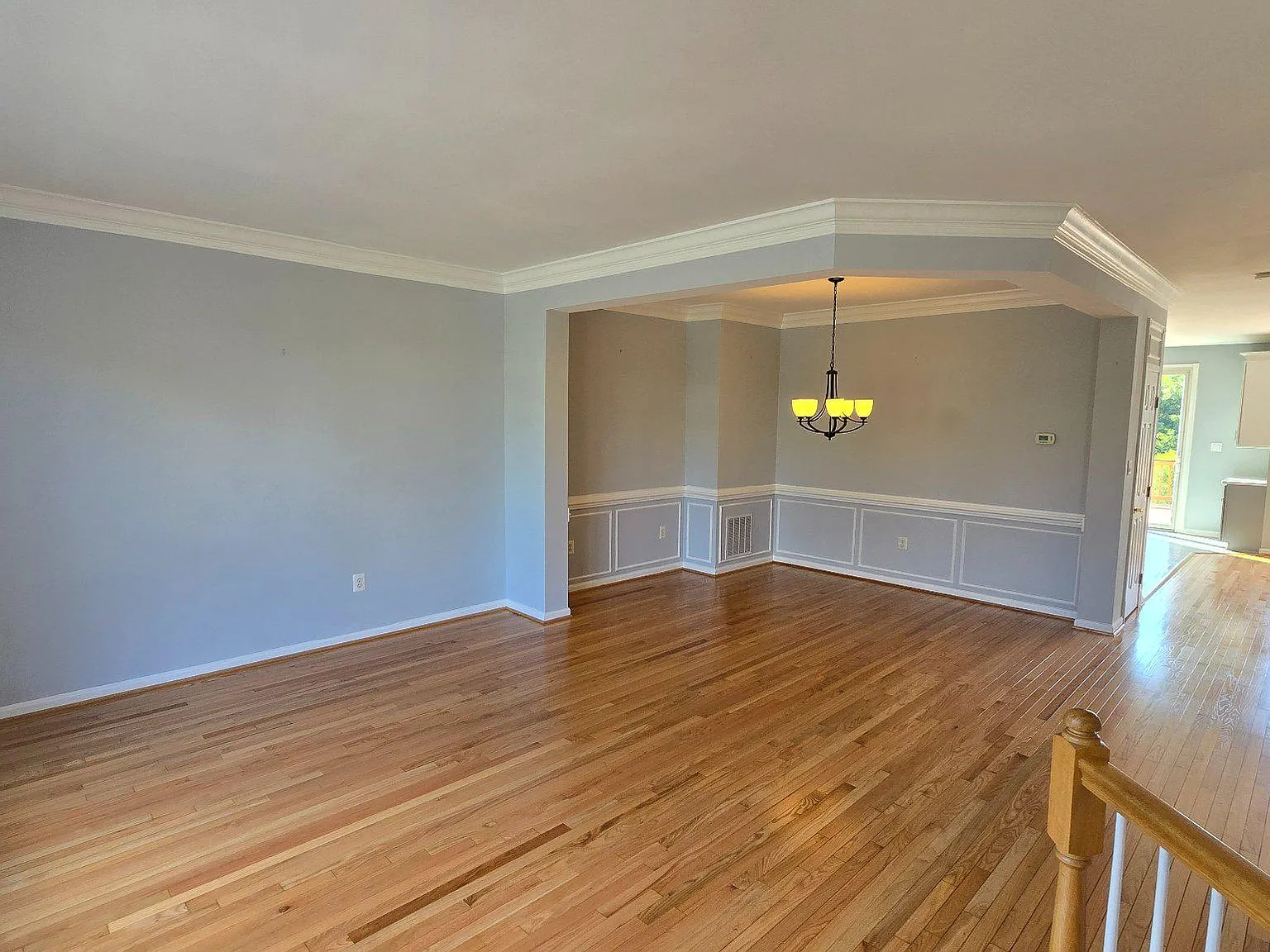 4 bed, 3.5 bath, 2376 sqft, $3,500 — Photo 2