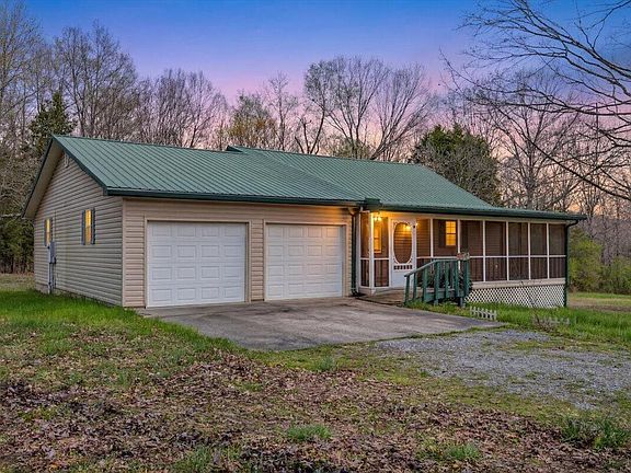 3rd image of 251 Carter Ln