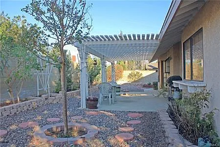 2910 S Bon View Ave — Photo 17