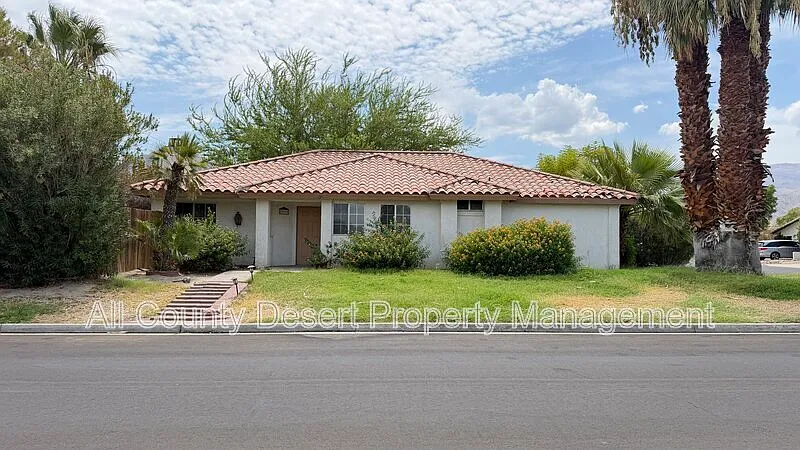 3 bed, 2.0 bath, 1391 sqft, $2,495 — Photo 3