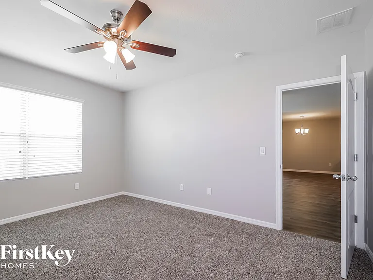211 Bella Dr — Photo 8