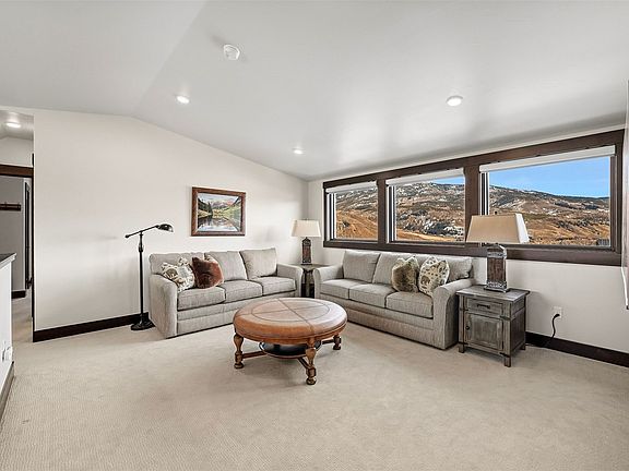 3rd image of 20 E Benjamin Point