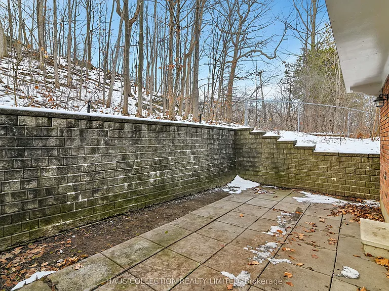 884 Walkley Rd — Photo 19