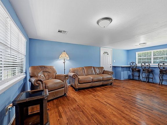 4th image of 27 Choctaw Dr