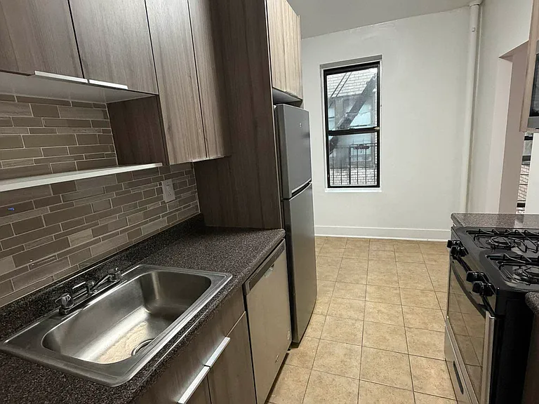 1854 Ocean Ave #5F — Photo 3