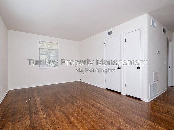 5th image of 612 E 7th St APT D