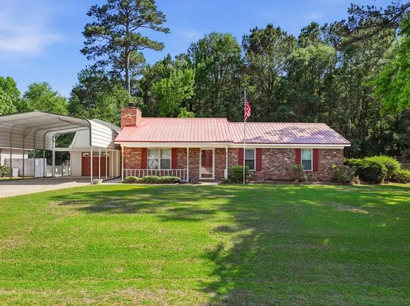 139 Pelham Dr, Leesburg, GA 31763