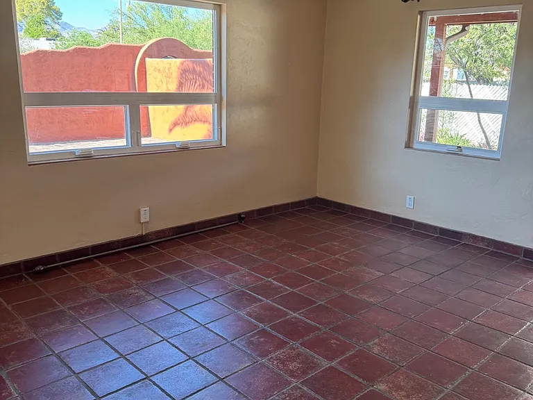 2048 E 6th St #2048 — Photo 6
