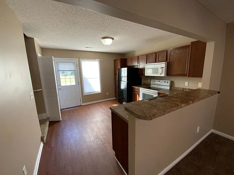 110 Cornerstone Pl — Photo 6