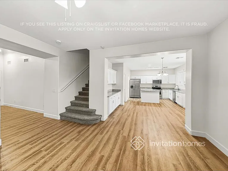 14667 N 174th Ave — Photo 7