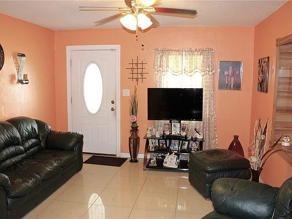 3rd image of 3523 Cleveland Heights Blvd