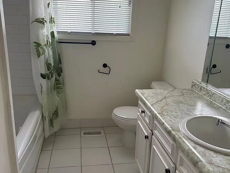 6860 Malden Rd — Photo 10