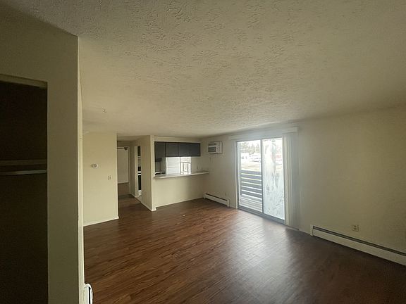 4th image of 630 W 6th St #8