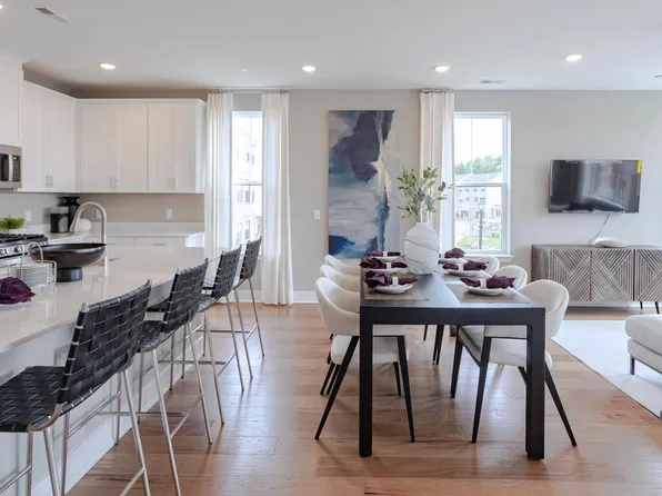 135 Stoutsburg Blvd, Pennington, NJ 08534