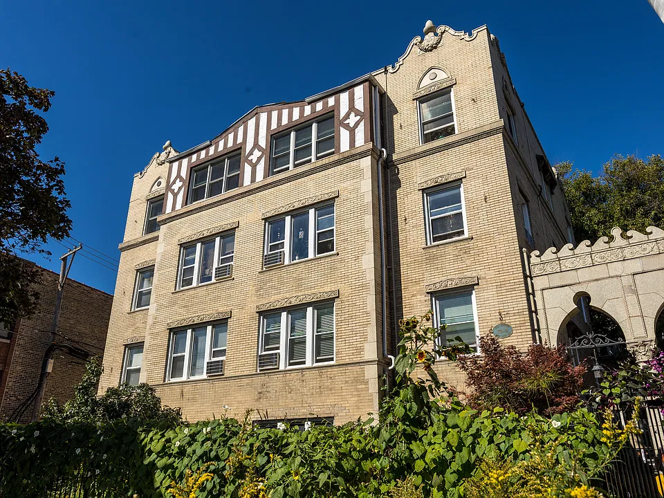 1728 W Estes Ave #3E