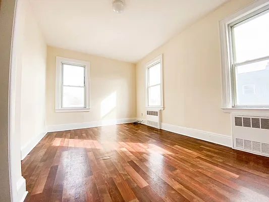 Rented by RealTegrity NY LLC | media 8