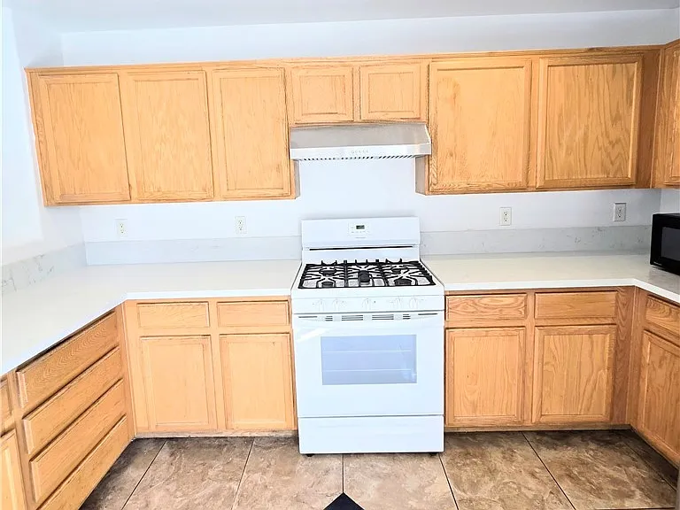 7858 Warwickshire Way — Photo 7