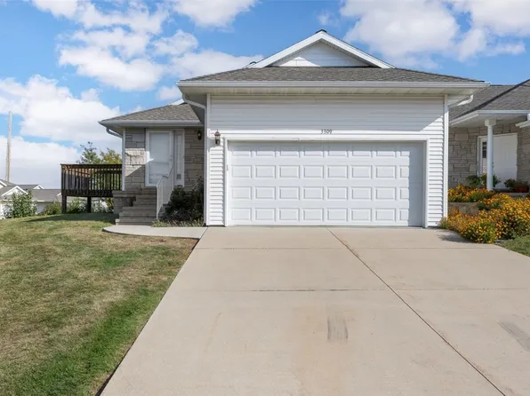 3309 Stoneview Cir SW, Cedar Rapids, IA 52404