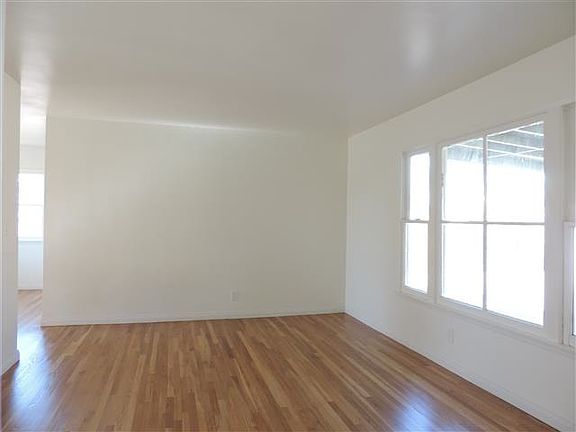 3rd image of 737 Sunkist Ave
