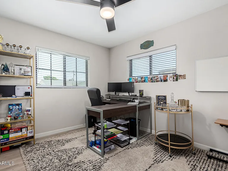 2544 E Pierson St — Photo 31