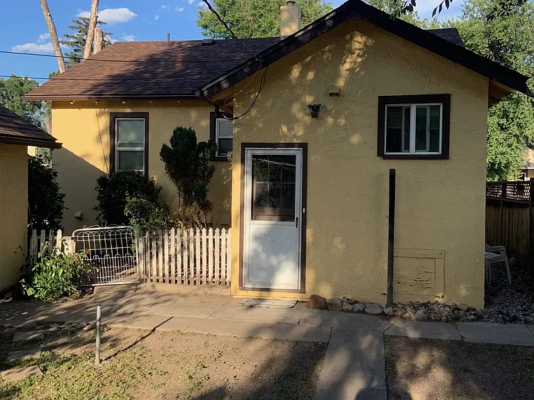 2622 1/2 Main St — Photo 5