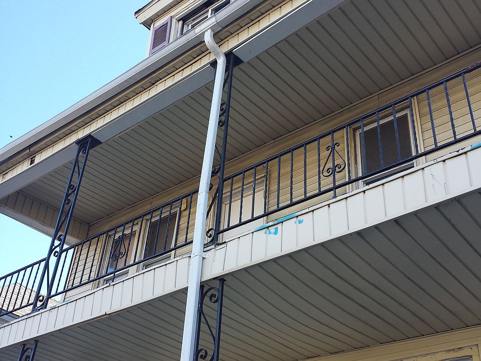 2nd image of 2276 Hewitt St