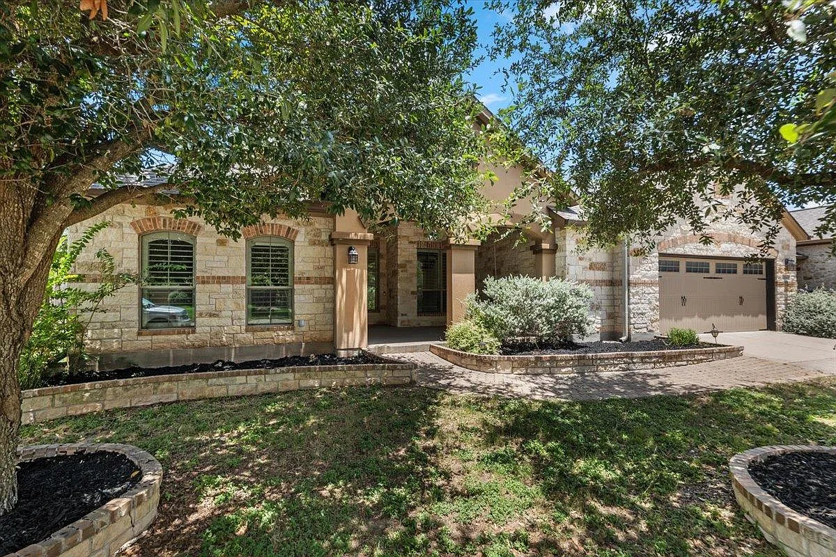 4 bed, 3.0 bath, 3012 sqft, $3,499 — Photo 2