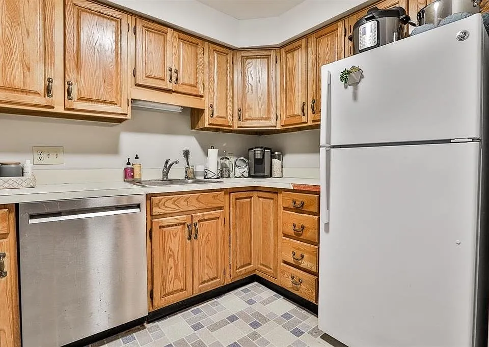 709 Springbrook Cir