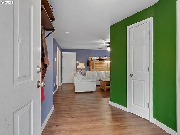 2nd image of 1115 W 31st St
