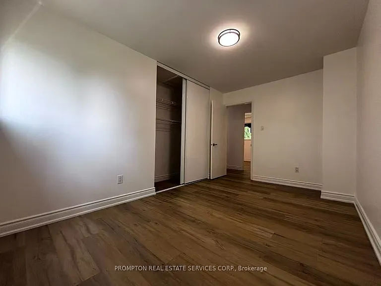 22 Poplar Cres — Photo 10