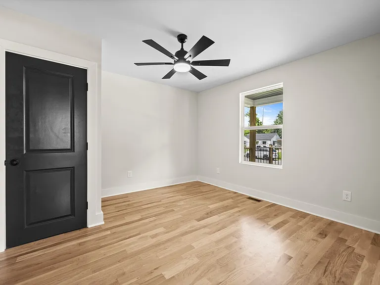1004 Virginia Ave — Photo 6