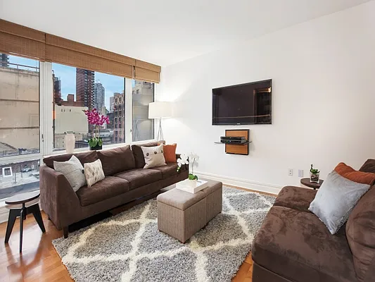 Sold by Sotheby's International Realty | media 1