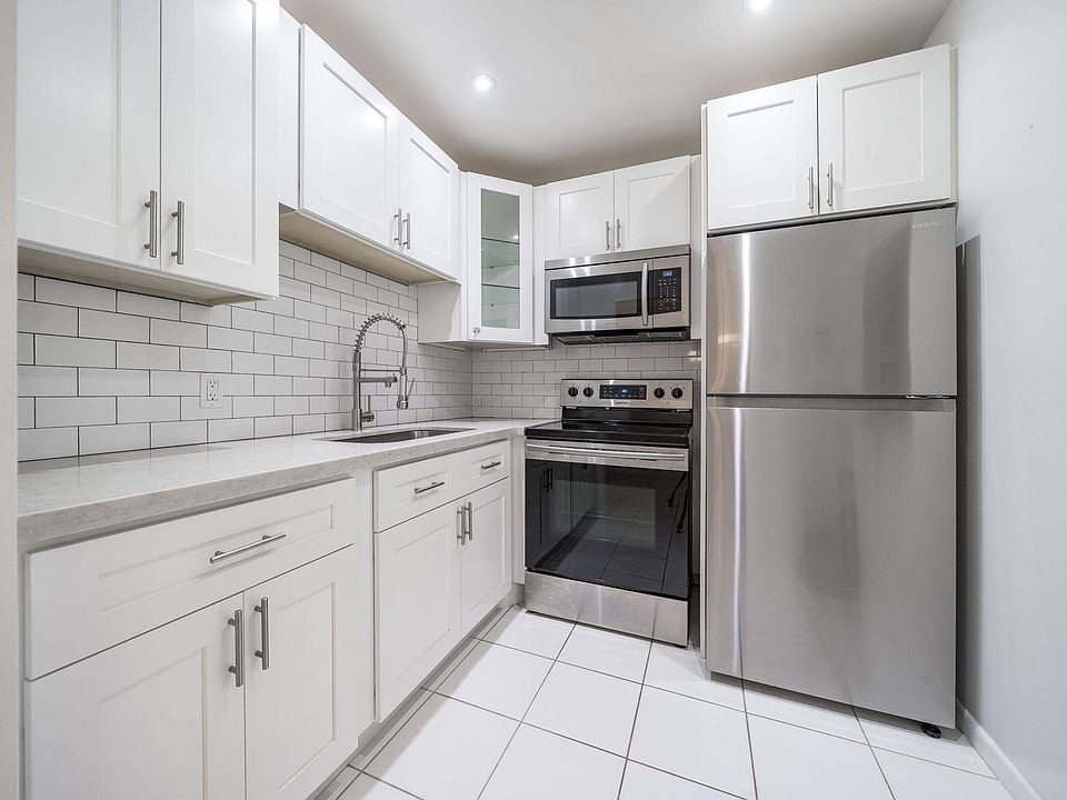 1st image of 230 Dorchester Way #J-2300
