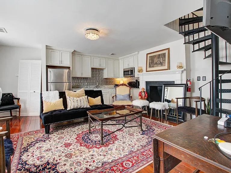 342 King St #B — Photo 12