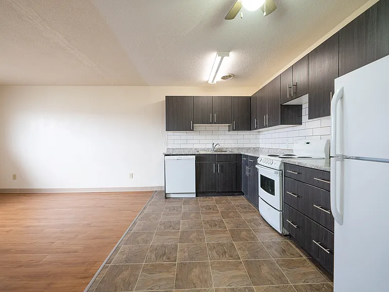 1139 Grant Ave #15 — Photo 10