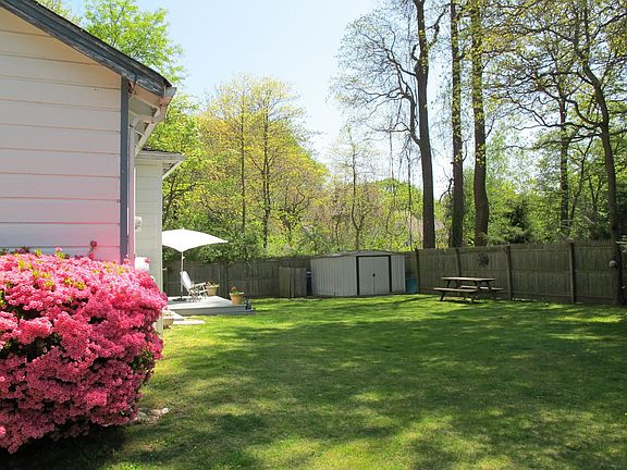 5th image of 26 Cedar Dr